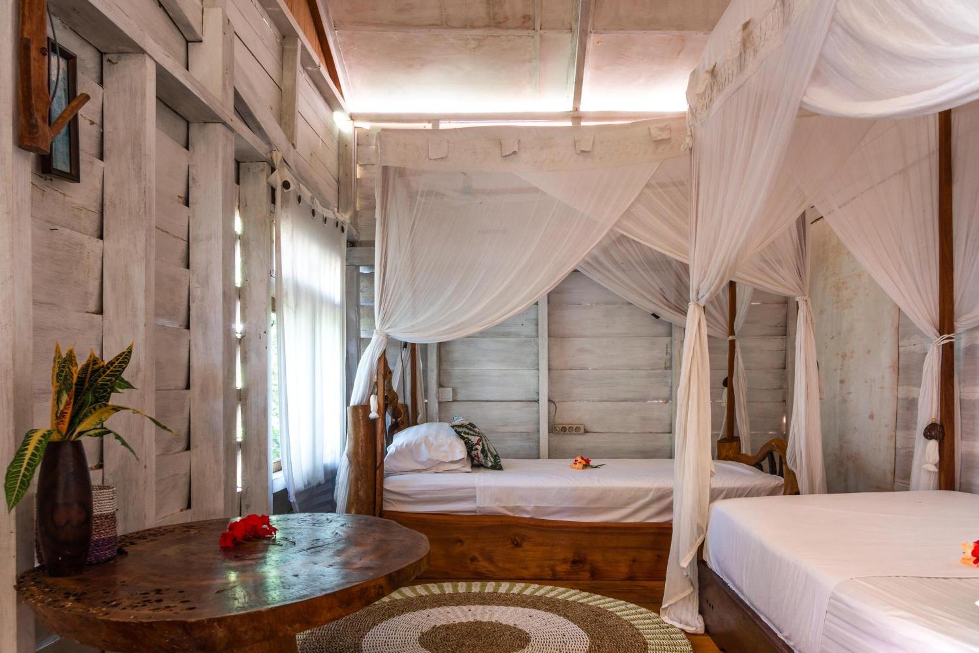 Hotel Mentawai Surf Camp à Muarasiberut Extérieur photo